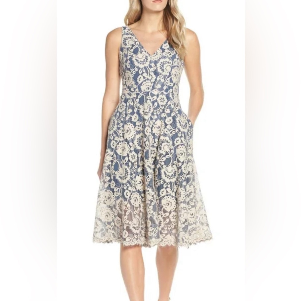 V neck lace fit and flare sleeves dress
